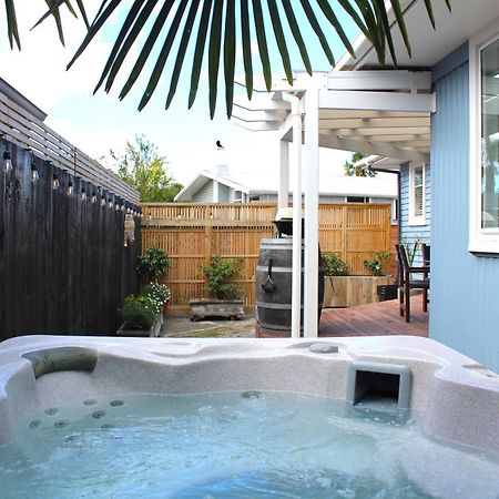 Beautiful Home With Short Stroll To Havelock Village Havelock North Bagian luar foto