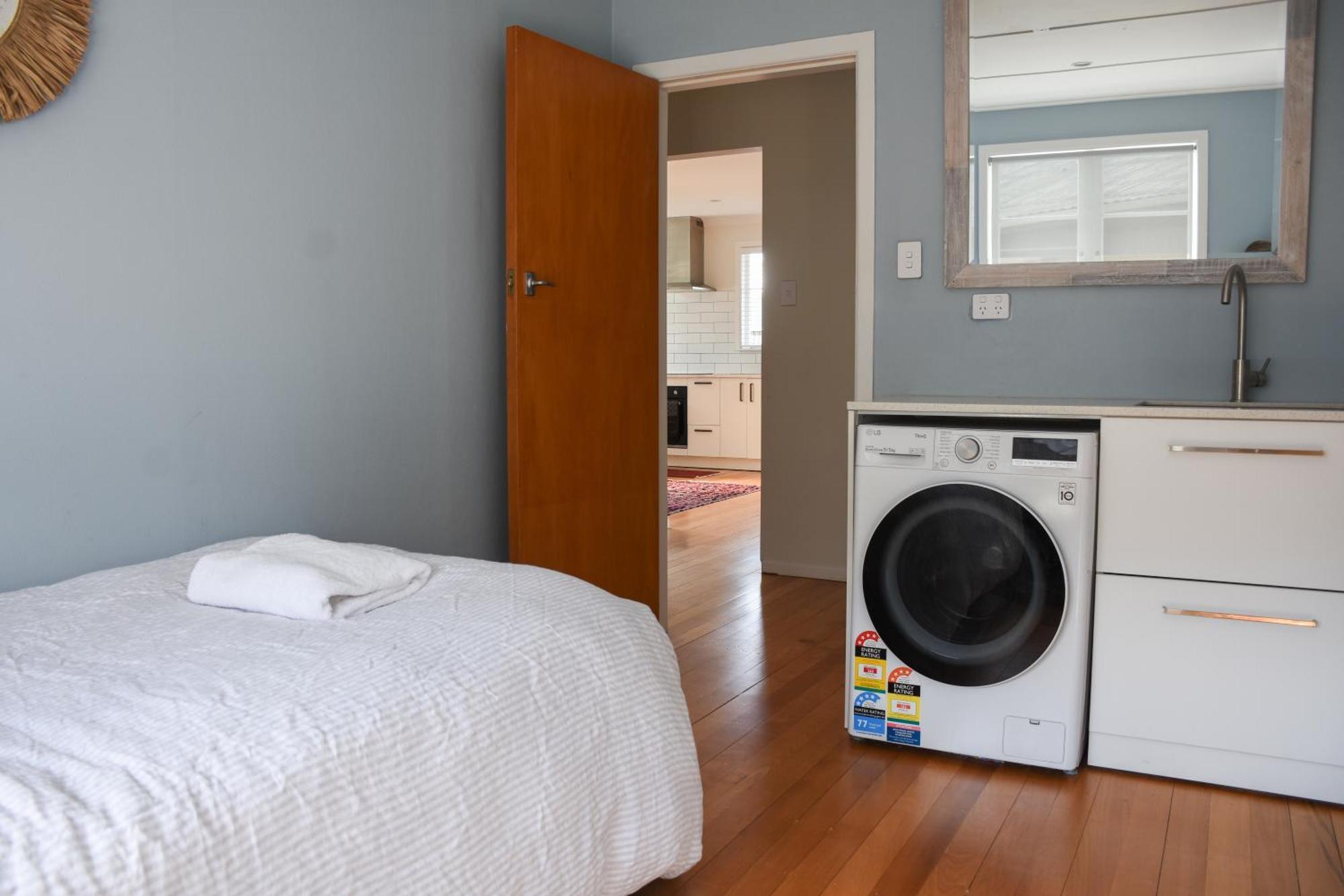 Beautiful Home With Short Stroll To Havelock Village Havelock North Bagian luar foto