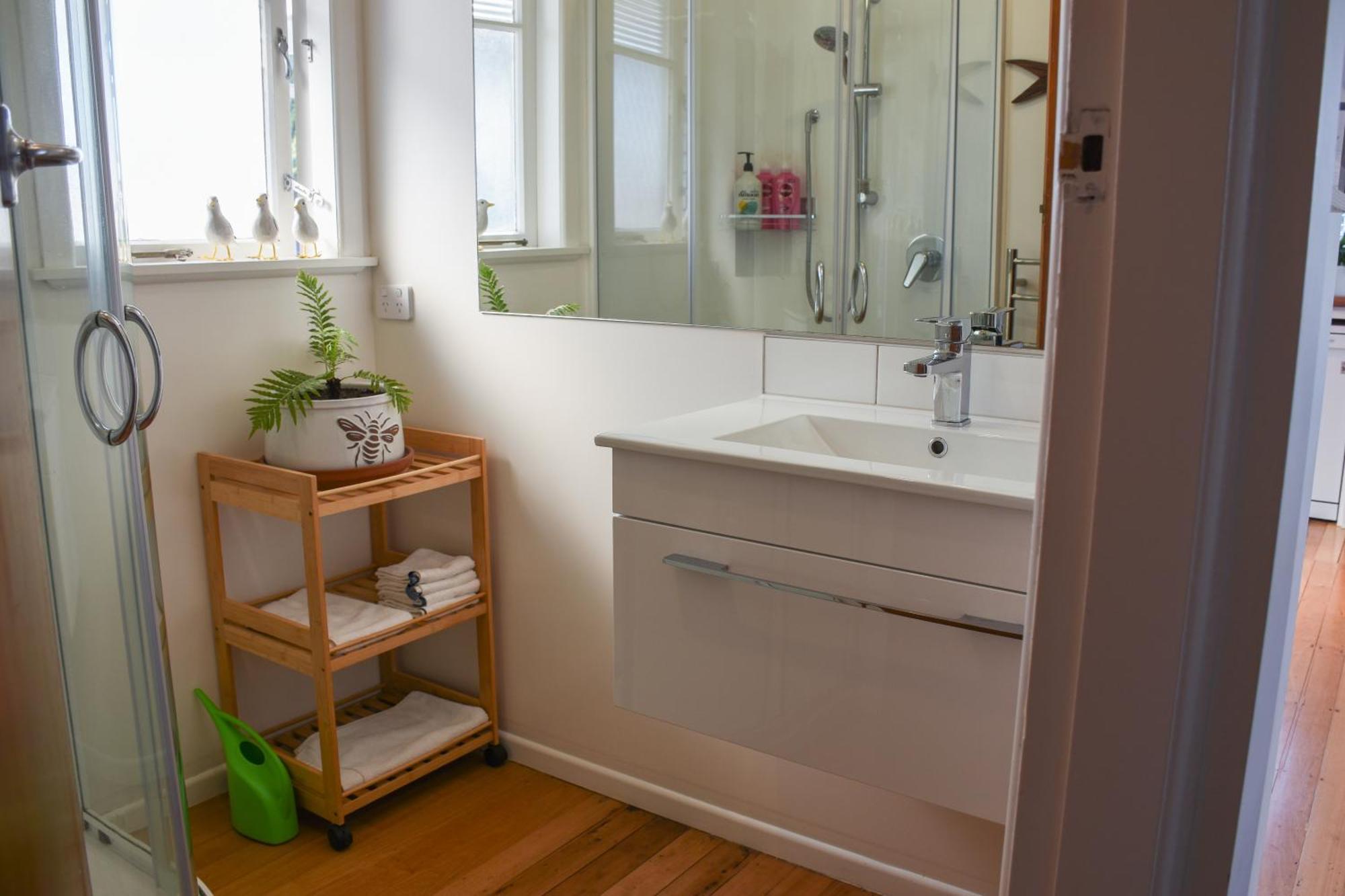 Beautiful Home With Short Stroll To Havelock Village Havelock North Bagian luar foto