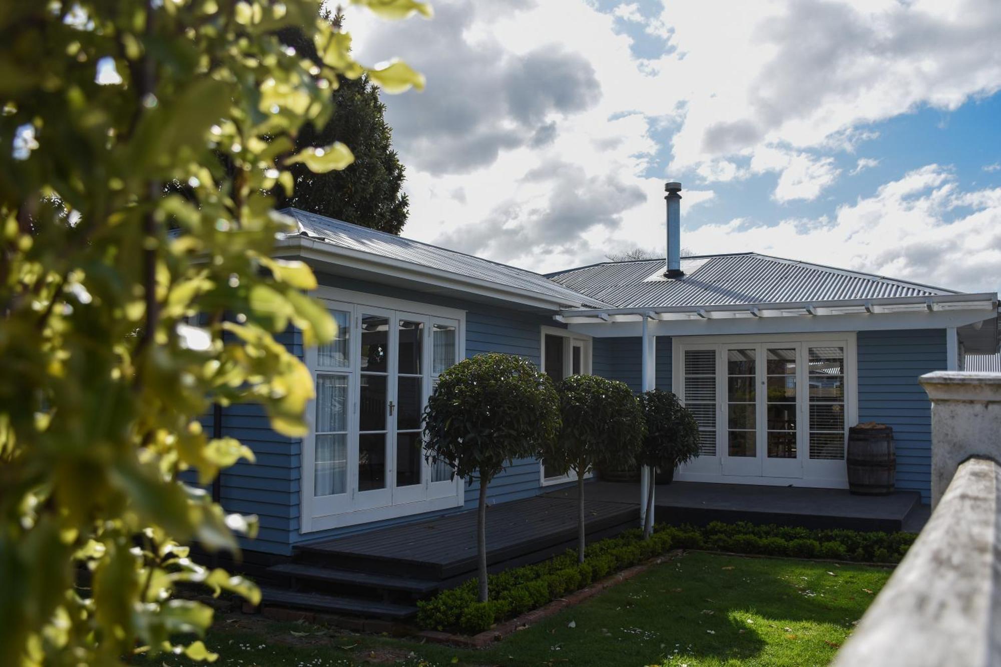 Beautiful Home With Short Stroll To Havelock Village Havelock North Bagian luar foto